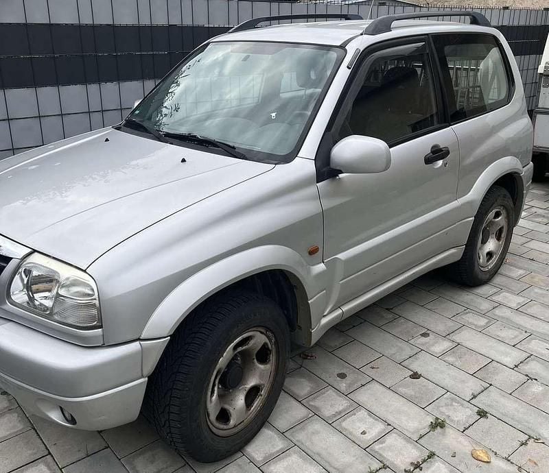 Grau Gebraucht 2004 Suzuki Vitara SUV | 4.950 € (Fairer Preis) - Bild 1/4