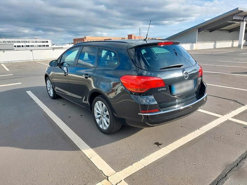 Gebraucht Opel Astra 120 PS (88 kW) 2014 Schwarz Kombi