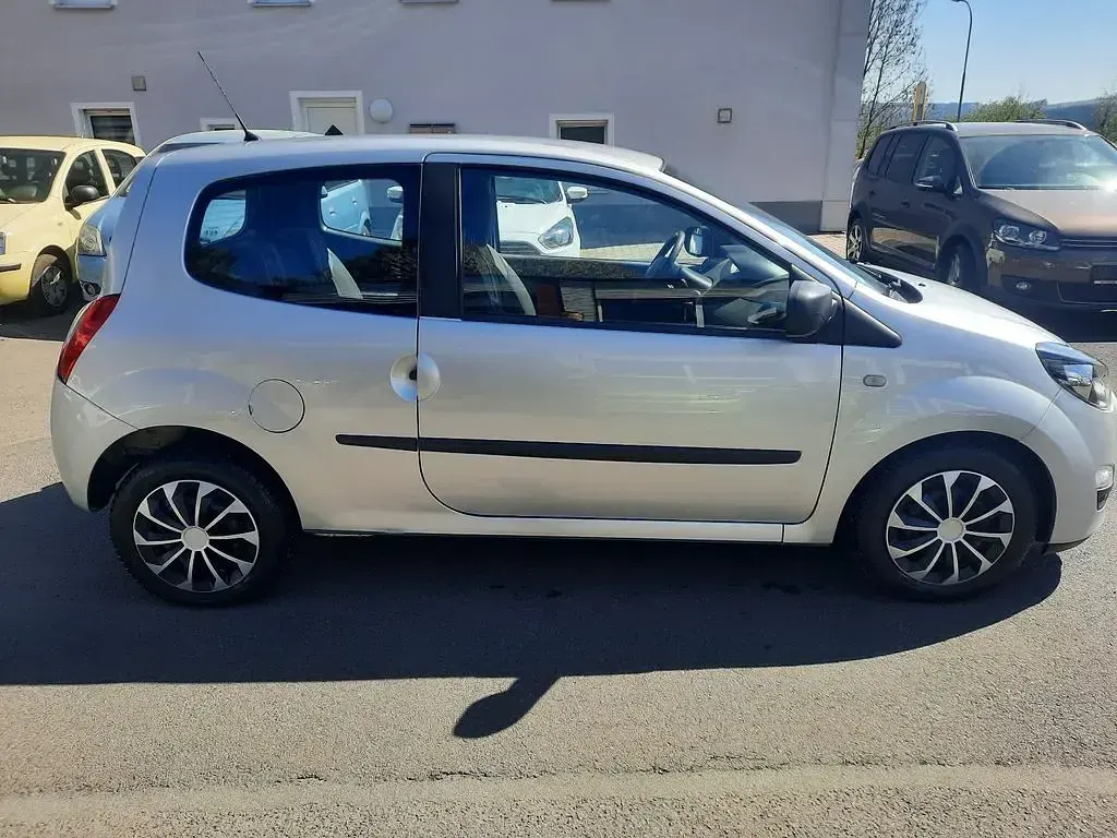 Second-hand Renault Twingo Expression 75 CP (55 kW) 2014 Argintiu Hatchback