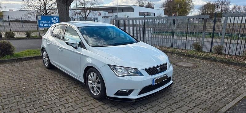 Second-hand Seat Leon Reference 105 CP (77 kW) 2013 Alb Berlinǎ