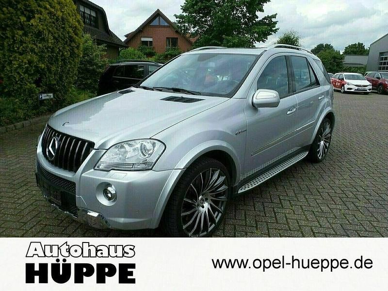 Iridiumsilber metalliclack (metallic) Gebraucht 2010 Mercedes ML63 AMG AMG SUV | 25.900 € (Fairer Preis) - Bild 1/4