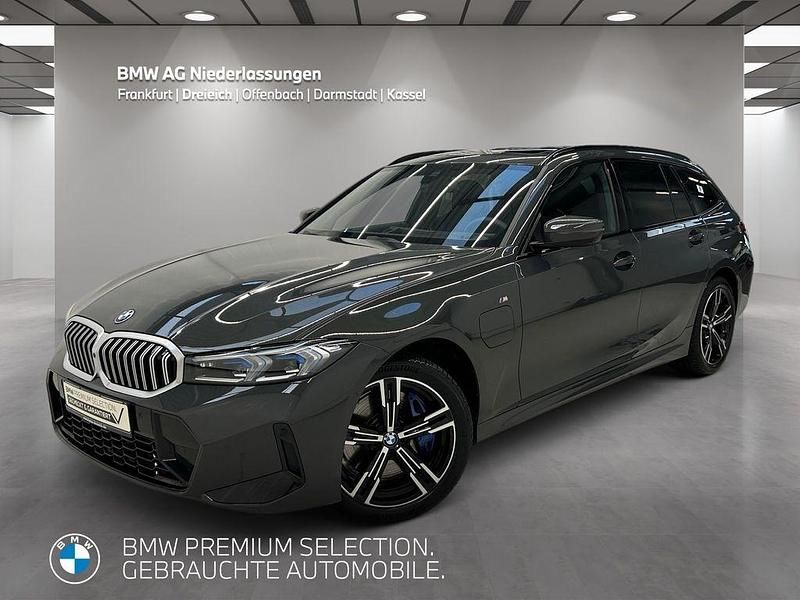 Grau Gebraucht 2024 BMW 330e M Sport Kombi | 53.450 € (Teuer) - Bild 1/4