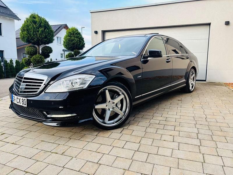 Schwarz Gebraucht 2012 Mercedes S350L AMG Limousine | 22.400 € (Etwas zu teuer) - Bild 1/4