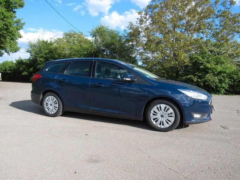 Gebraucht Ford Focus 120 PS (88 kW) 2016 Blau Kombi