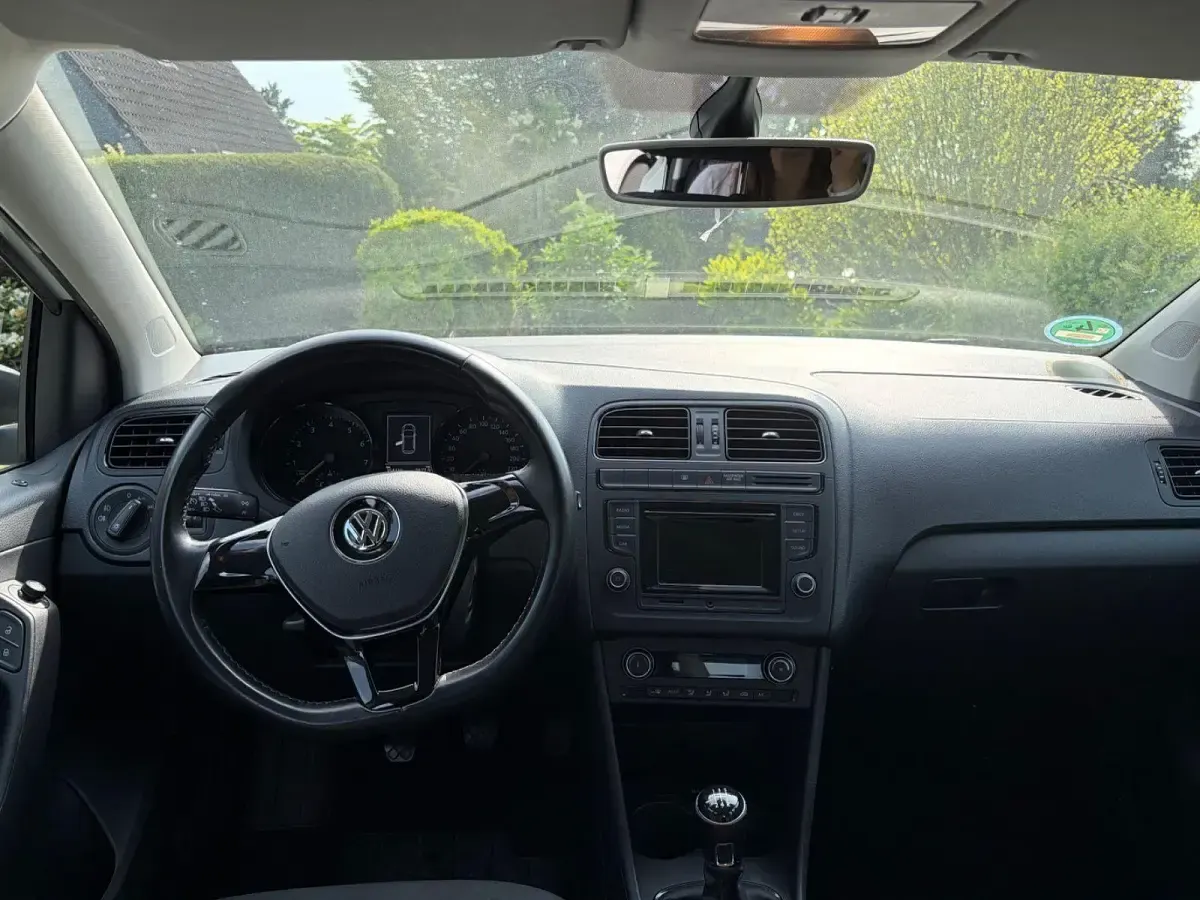 Second-hand VW Polo Comfortline 75 CP (55 kW) 2014 Alb Hatchback