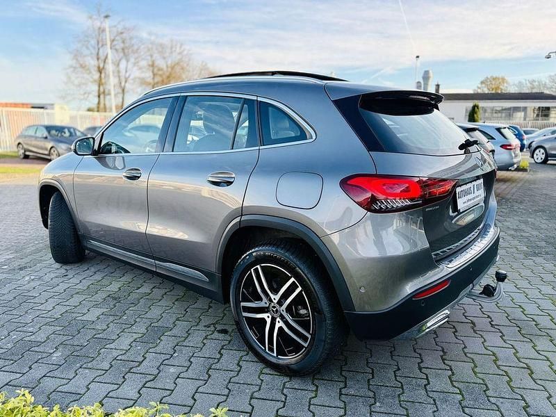 Gebraucht Mercedes GLA200 Progressive 150 PS (110 kW) 2022 Mountaingraumetallic (metallic) SUV