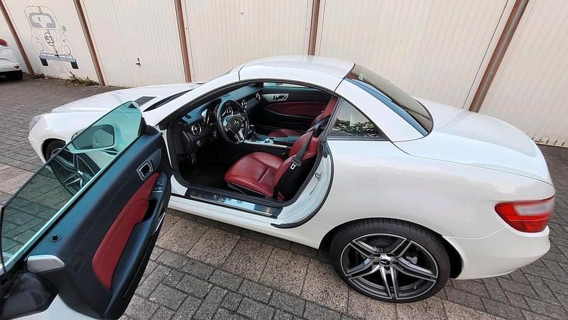 Gebraucht Mercedes SLK350 306 PS (225 kW) 2011 Weiß Cabrio