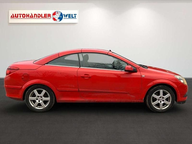 Gebraucht Opel Astra Cabriolet Cosmo 140 PS (102 kW) 2007 Rot Cabrio