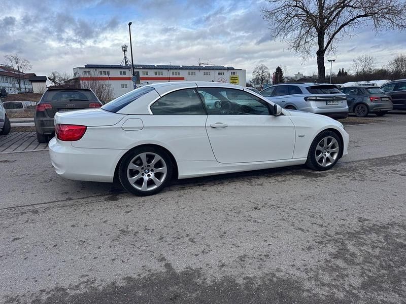 Gebraucht BMW 320 Cabriolet Comfort Edition 184 PS (135 kW) 2011 Weiß Cabrio