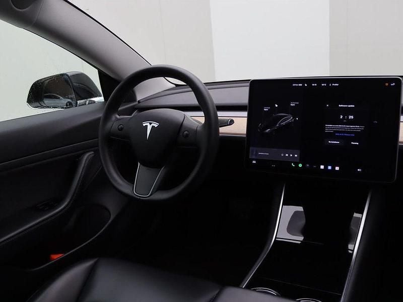 Gebraucht Tesla Model 3 Standard Range 225 kW (306 PS) 2020 Schwarz Limousine