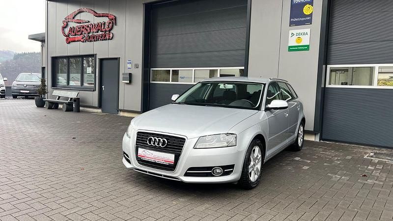Gebraucht Audi A3 Attraction 105 PS (77 kW) 2012 Silber Kleinwagen