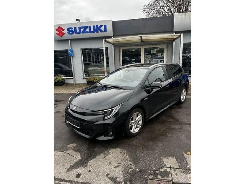 Black mica metallic (metallic) Gebraucht 2020 Suzuki Swace Comfort Kombi | 18.990 € (Fairer Preis) - Bild 1/4