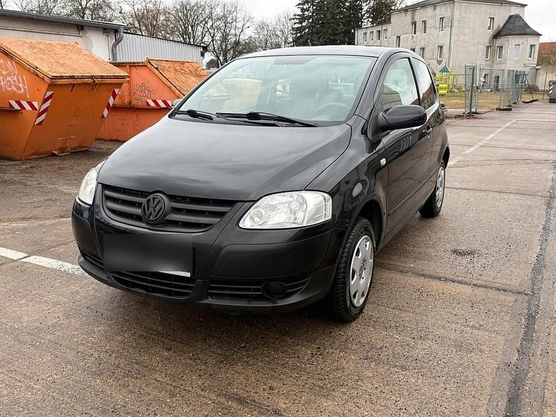 Gebraucht VW Fox 54 PS (39 kW) 2007 Schwarz Kleinwagen