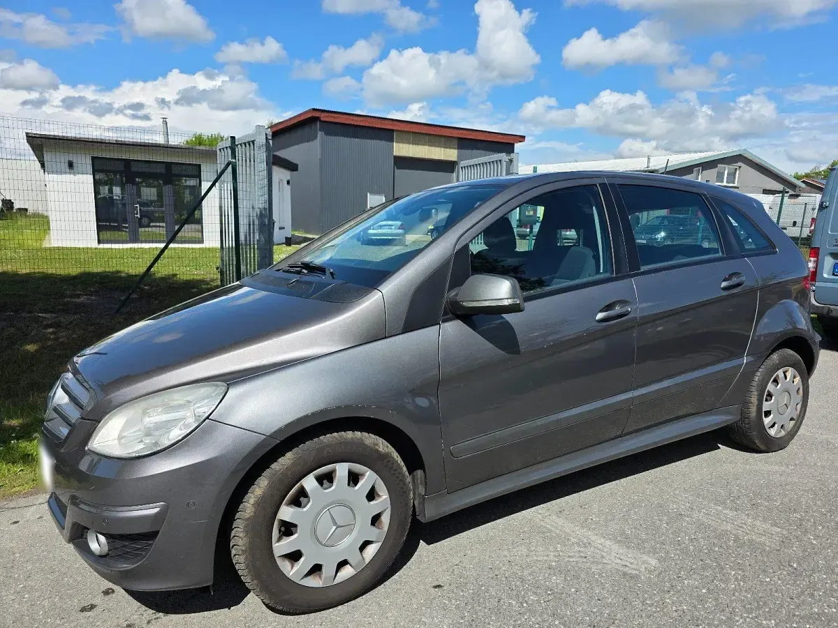 Używany Mercedes B150 95 KM (69 kW) 2009 Szary Minivan