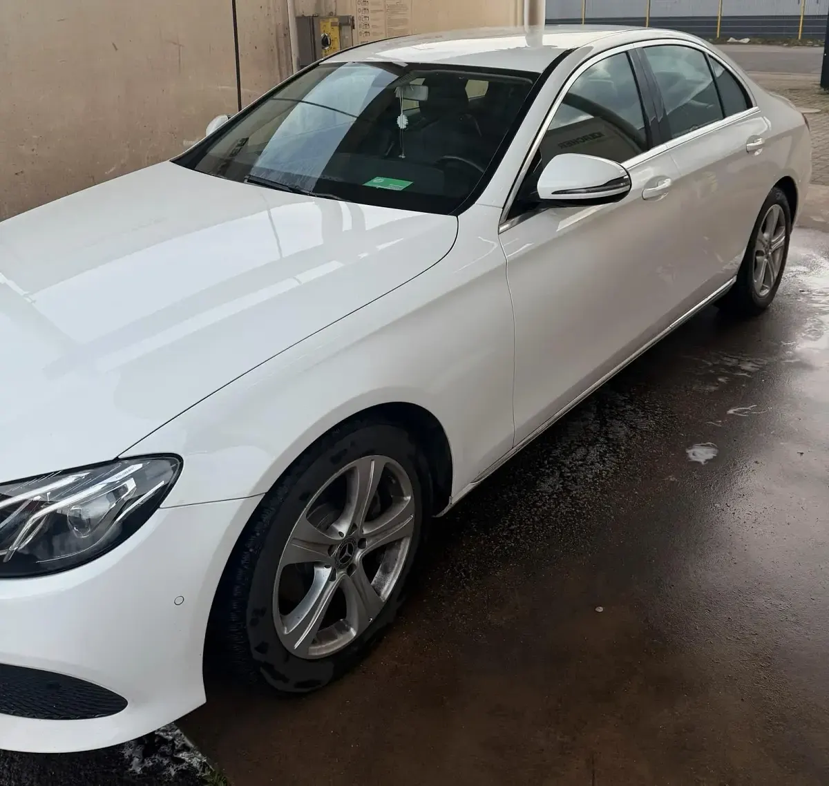 Gebraucht Mercedes E200 184 PS (135 kW) 2018 Weiß Limousine