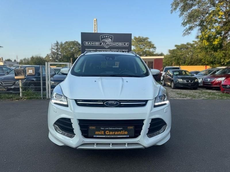 Weiß Gebraucht 2016 Ford Kuga Individual SUV | 15.550 € (Guter Preis) - Bild 1/4