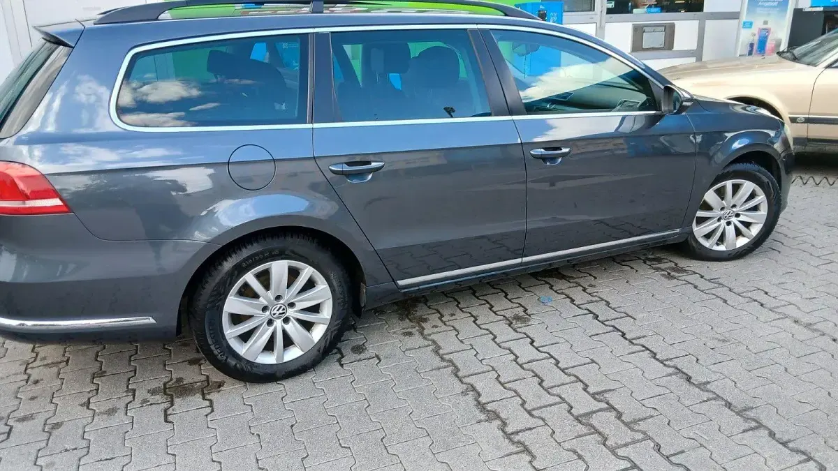Gebraucht VW Passat Highline 105 PS (77 kW) 2011 Kombi