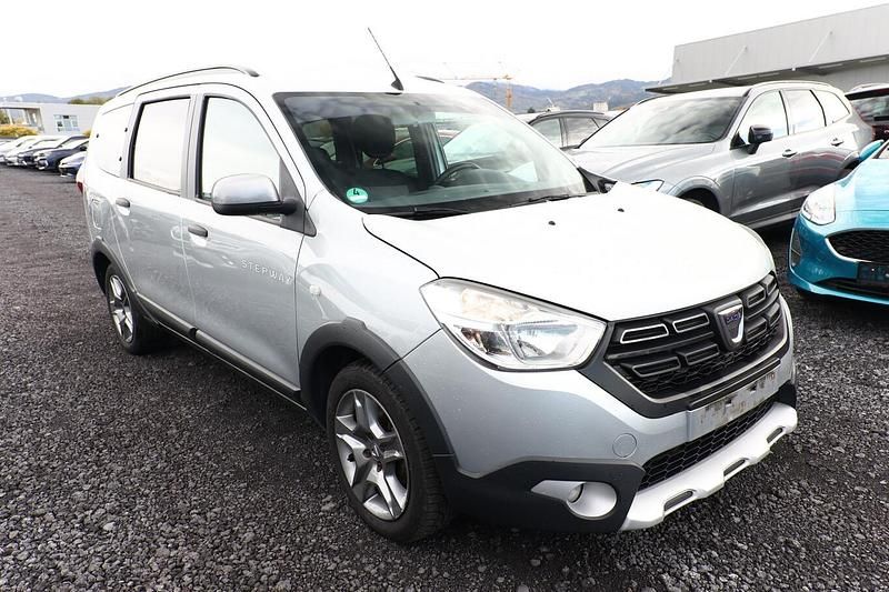 Gebraucht Dacia Lodgy Stepway 116 PS (85 kW) 2022 Metallic Van / Kleinbus