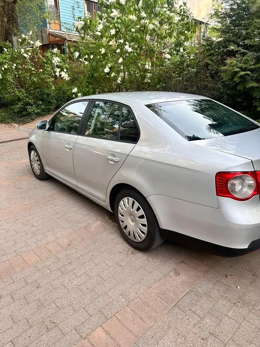 Gebraucht VW Jetta 109 PS (80 kW) 2007 Silber Limousine