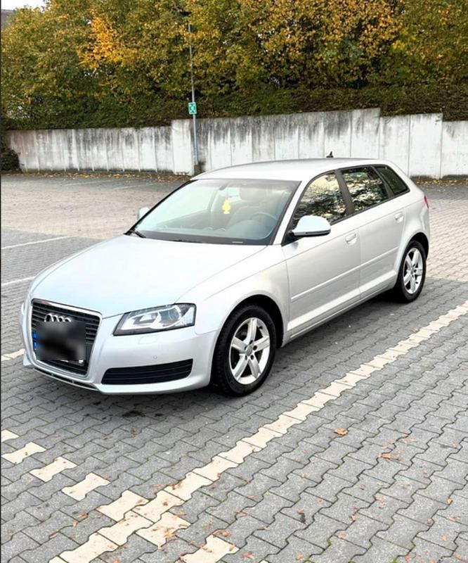 Silber Gebraucht 2009 Audi A3 Sportback Ambiente Kombi | 7.500 € (Superpreis) - Bild 1/4