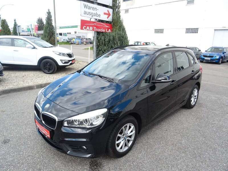 Black sapphire metallic Gebraucht 2017 BMW 218 Limousine | 12.800 € (Superpreis) - Bild 1/4