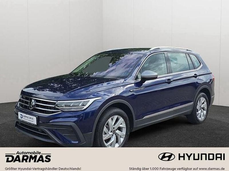 Blau Gebraucht 2024 VW Tiguan Allspace Life SUV | 36.990 € (Superpreis) - Bild 1/2