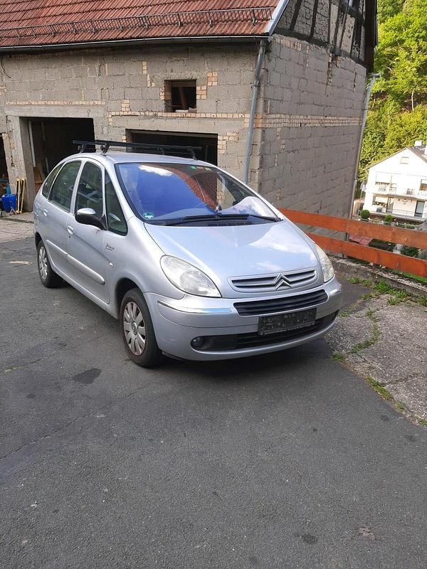 Silber Gebraucht 2005 Citroën Xsara Picasso Van / Kleinbus | 1.000 € (Fairer Preis) - Bild 1/4