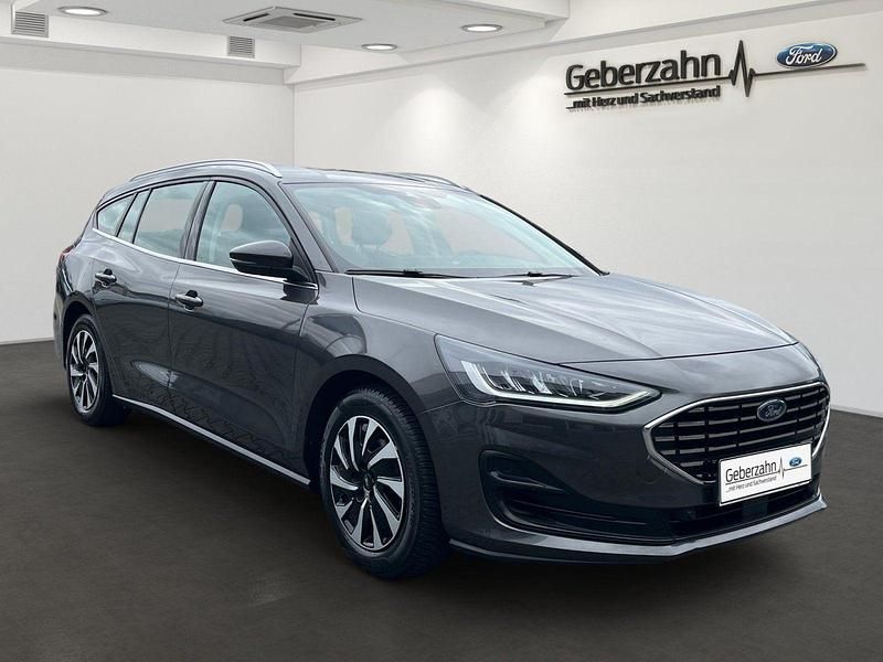 Gebraucht Ford Focus Titanium 120 PS (88 kW) 2022 Grau Kombi