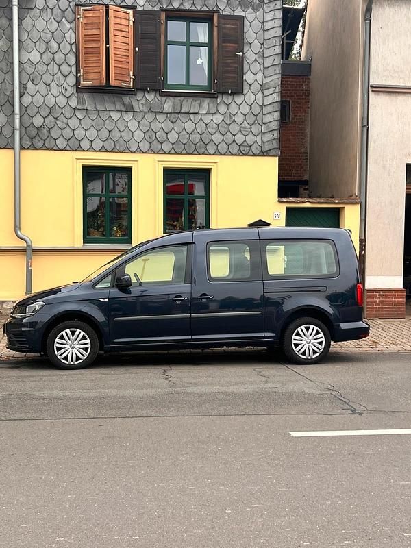 Grau Gebraucht 2020 VW Caddy Maxi Van / Kleinbus | 21.900 € (Etwas zu teuer) - Bild 1/4