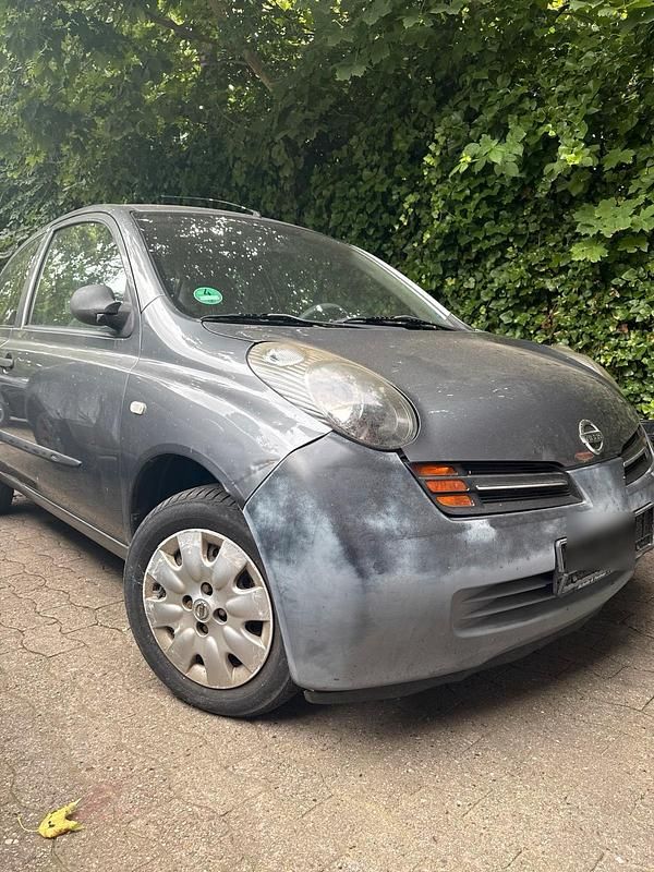 Grau Gebraucht 2003 Nissan Micra Kleinwagen | 500 € (Superpreis) - Bild 1/4