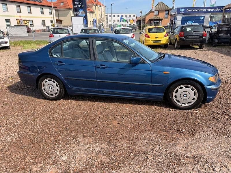 Second-hand BMW 318 143 CP (105 kW) 2002 Albastru Berlinǎ