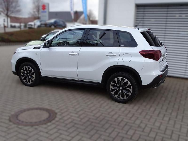 Gebraucht Suzuki Vitara Comfort 116 PS (85 kW) 2022 Weiß SUV