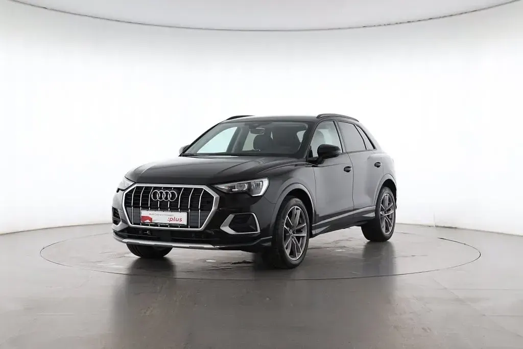 Gebraucht Audi Q3 Sport 150 PS (110 kW) 2025 Mythosschwarz metallic SUV