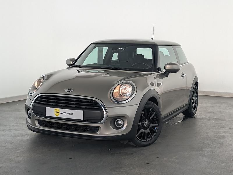 Usata Mini ONE 102 CV (75 kW) 2019 Argento Utilitaria