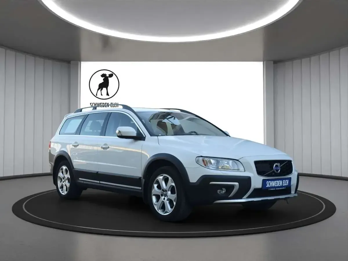 Gebraucht Volvo XC70 Summum 181 PS (133 kW) 2016 Weiß Kombi