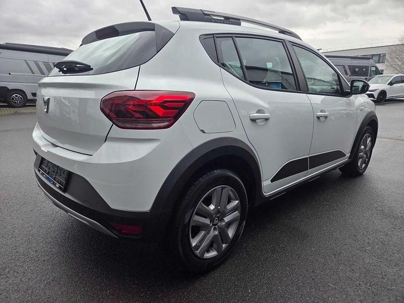 Gebraucht Dacia Sandero Comfort 91 PS (66 kW) 2022 Blanc glacier Kleinwagen