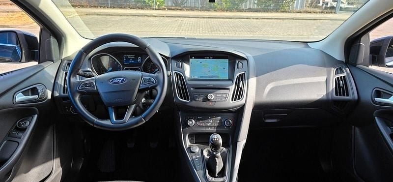 Gebraucht Ford Focus Cool & Connect 101 PS (74 kW) 2018 Schwarz Kombi