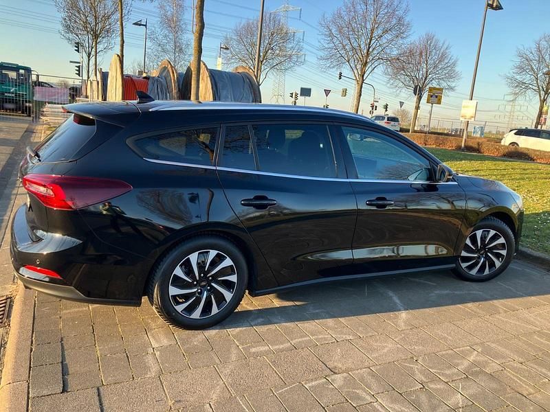 Gebraucht Ford Focus Titanium X 125 PS (91 kW) 2025 Schwarz Kombi