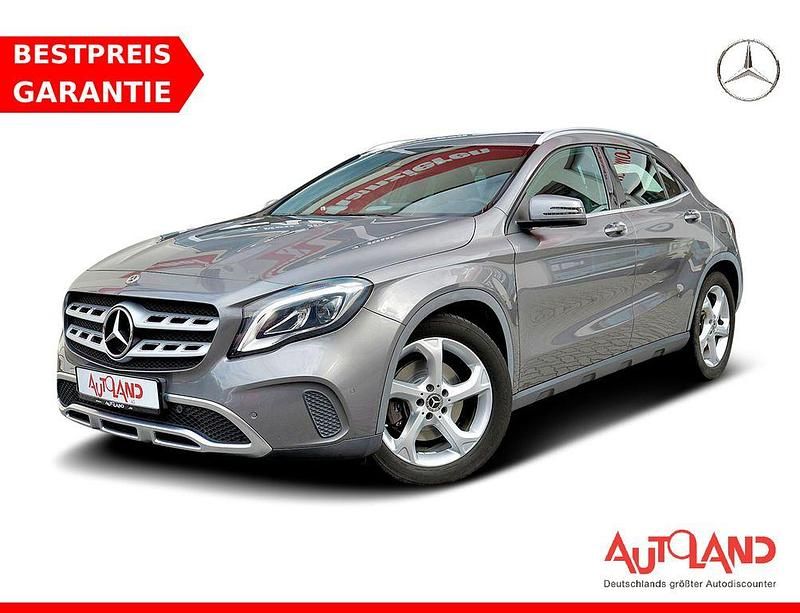 Grau Gebraucht 2018 Mercedes GLA220 SUV | 24.990 € (Fairer Preis) - Bild 1/4