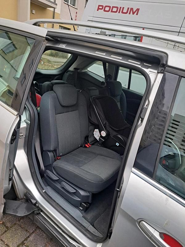 Usata Ford Grand C-Max 2011 Grigio Monovolume