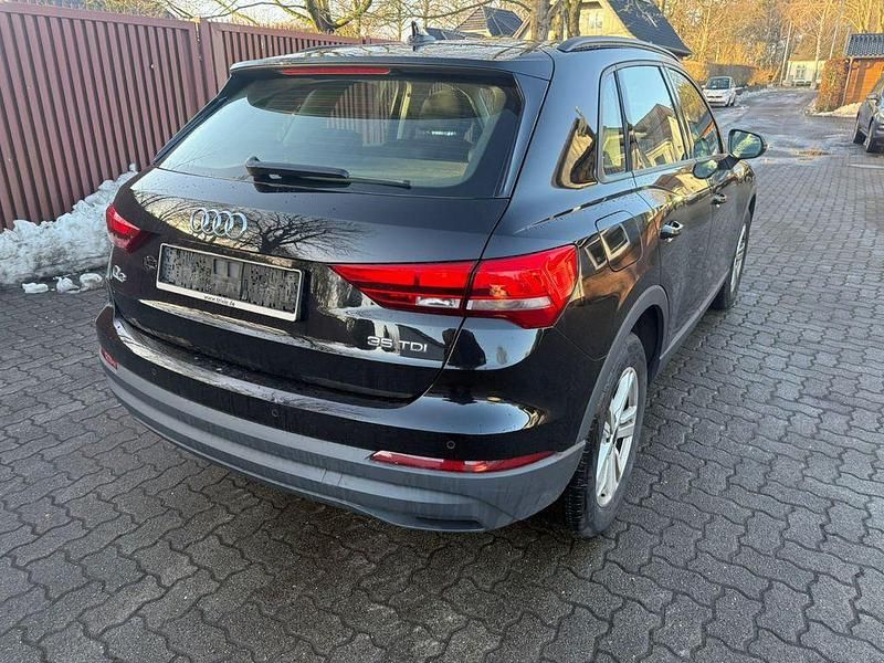 Gebraucht Audi Q3 Basis 150 PS (110 kW) 2022 Schwarz SUV