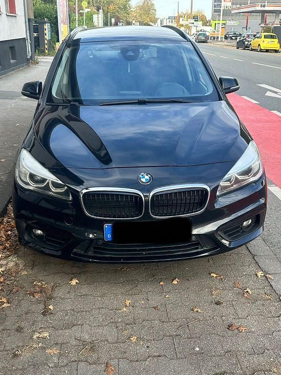 Schwarz Gebraucht 2016 BMW 218 Gran Tourer Advantage Van / Kleinbus | 10.900 € (Guter Preis) - Bild 1/4