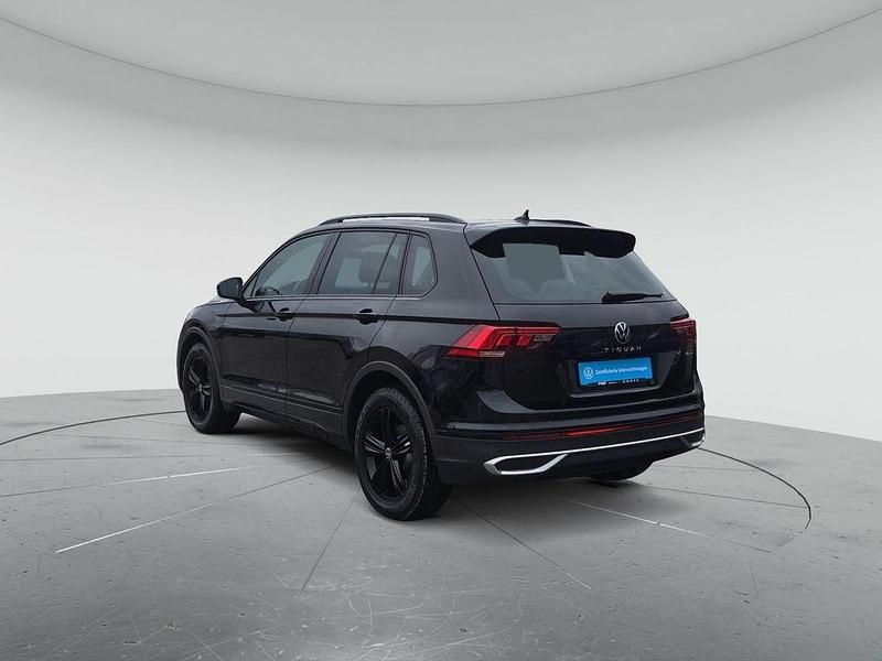 Gebraucht VW Tiguan Sportline 200 PS (147 kW) 2022 Deep black perleffekt SUV