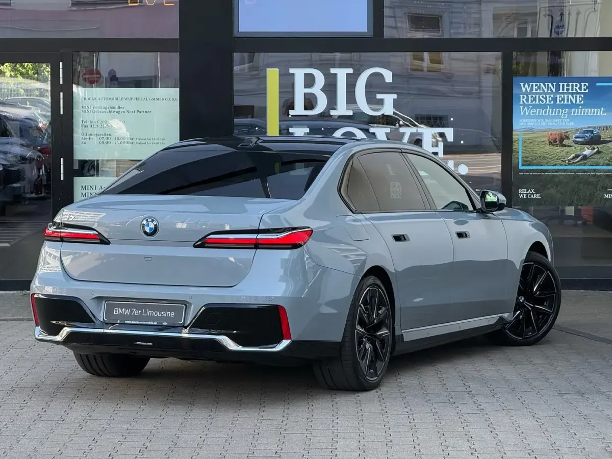 Neu BMW i7 M Sport 334 kW (455 PS) 2026 Grau Limousine