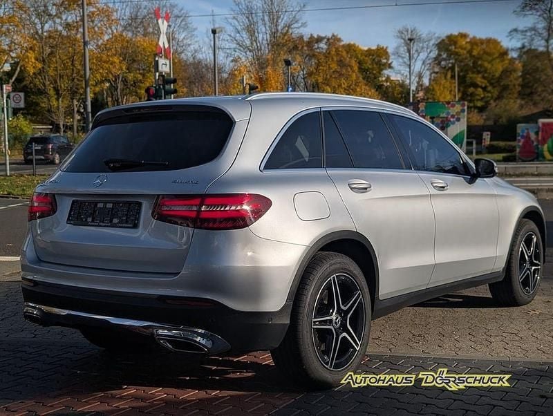 Gebraucht Mercedes GLC250 Exclusive 204 PS (150 kW) 2017 Iridiumsilber (metallic) SUV