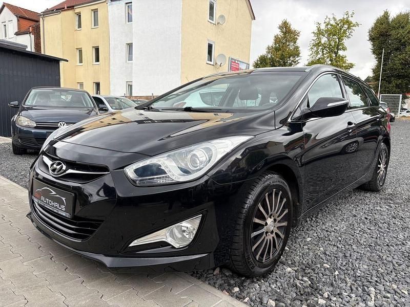 Schwarz Gebraucht 2014 Hyundai i40 Edition Kombi | 6.999 € (Guter Preis) - Bild 1/4