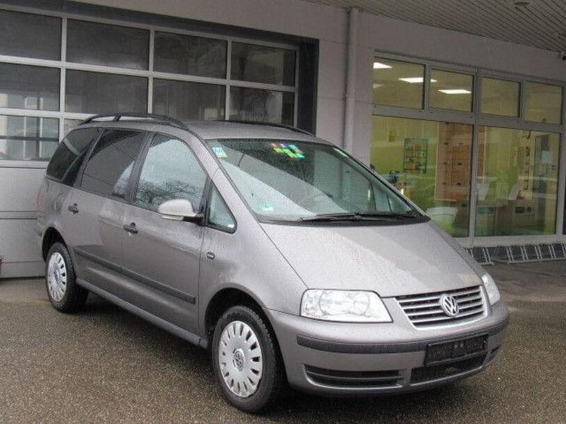 Grau Gebraucht 2009 VW Sharan Trendline Van / Kleinbus | 4.800 € (Etwas zu teuer) - Bild 1/4