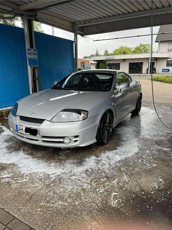 Silber Gebraucht 2004 Hyundai Coupé Coupé | 2.400 € (Fairer Preis) - Bild 1/4