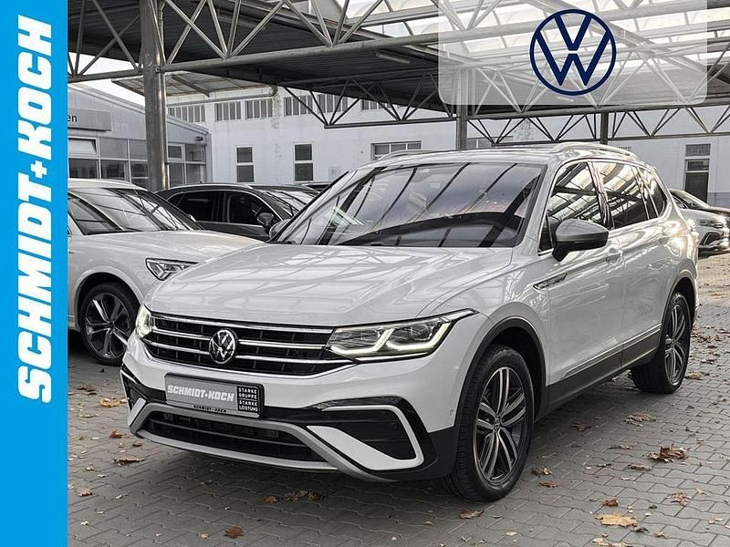Weiß Gebraucht 2022 VW Tiguan Allspace Elegance SUV | 33.450 € (Etwas zu teuer) - Bild 1/4