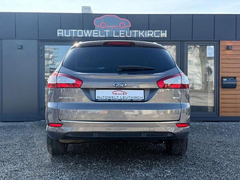 Gebraucht Ford Mondeo Titanium 160 PS (117 kW) 2012 Braun Limousine